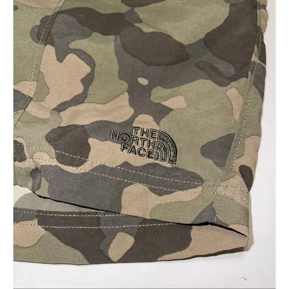 The‎ North Face Lined Camo Print Swim Trunks Men's Small Green